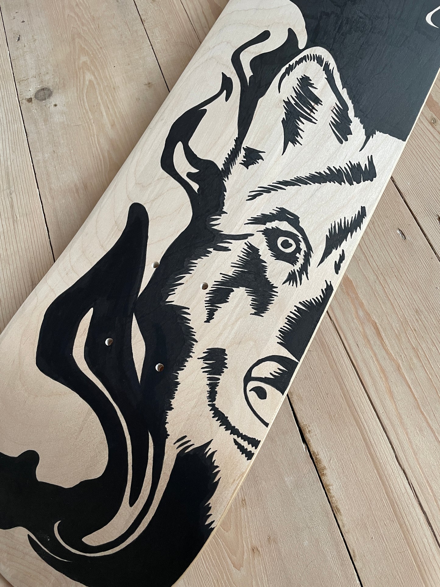 Howling Skateboard